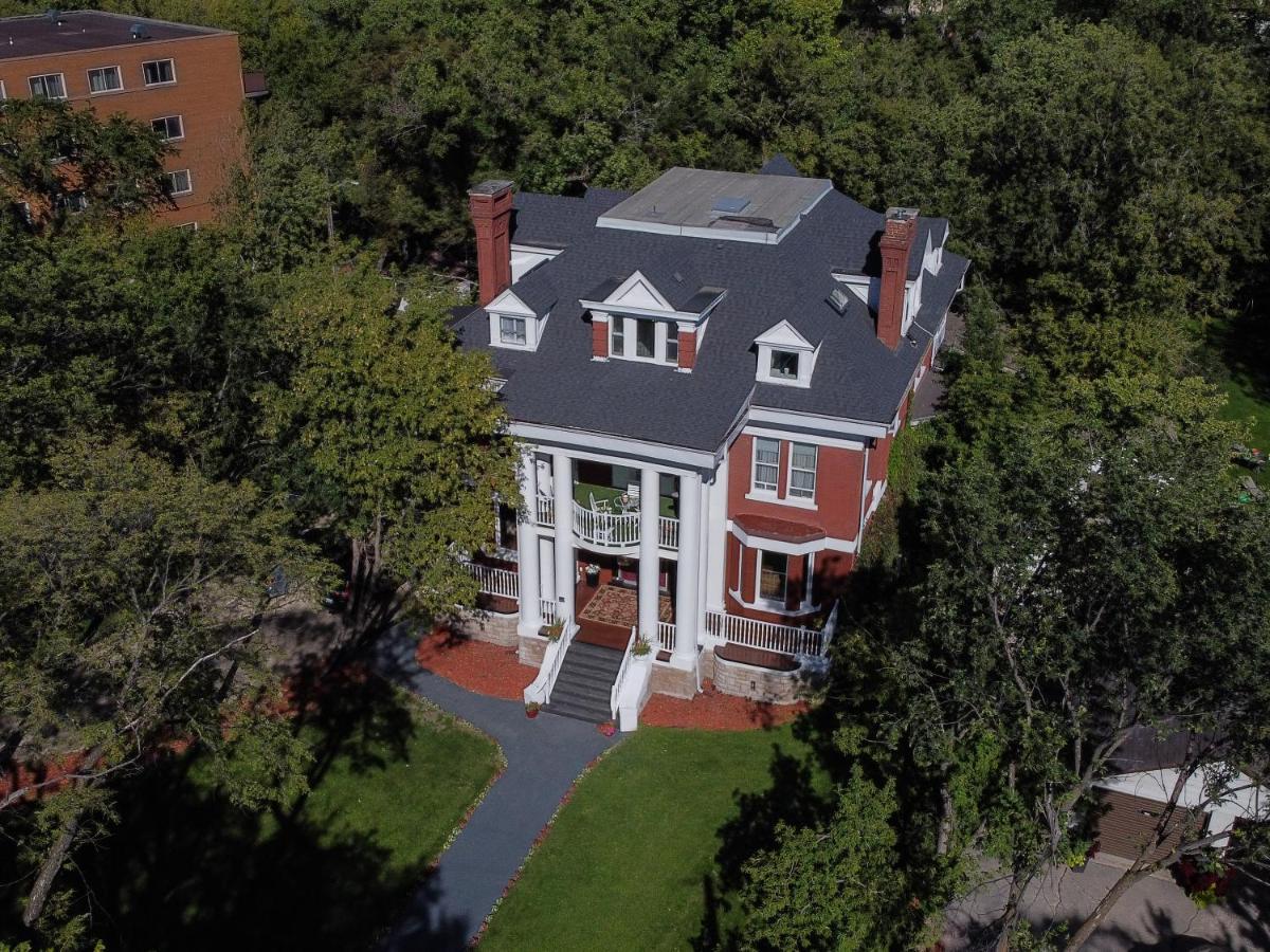 No. 5 East Bed & Breakfast Winnipeg Exterior photo